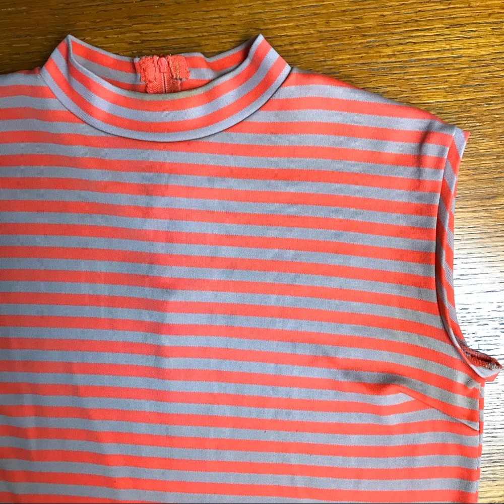 VINTAGE 1960s Women's Sleeveless Stretchy Striped Coral Orange Top - Picture 6 of 8